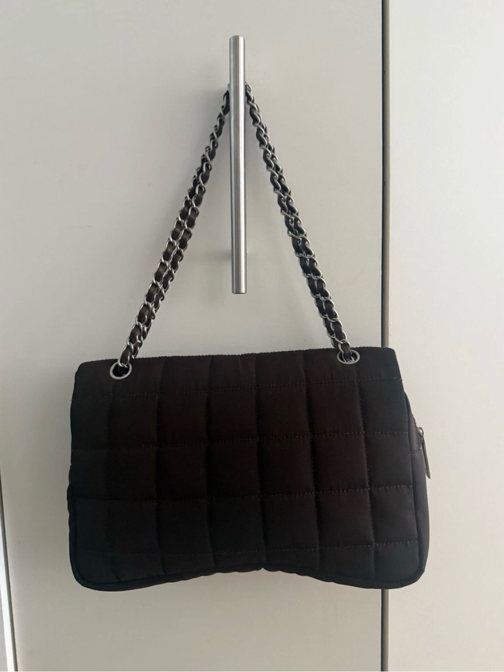 CHANEL Black Quilted Chain Shoulder Bag with Silver-Tone CC - Picture 2 of 8
